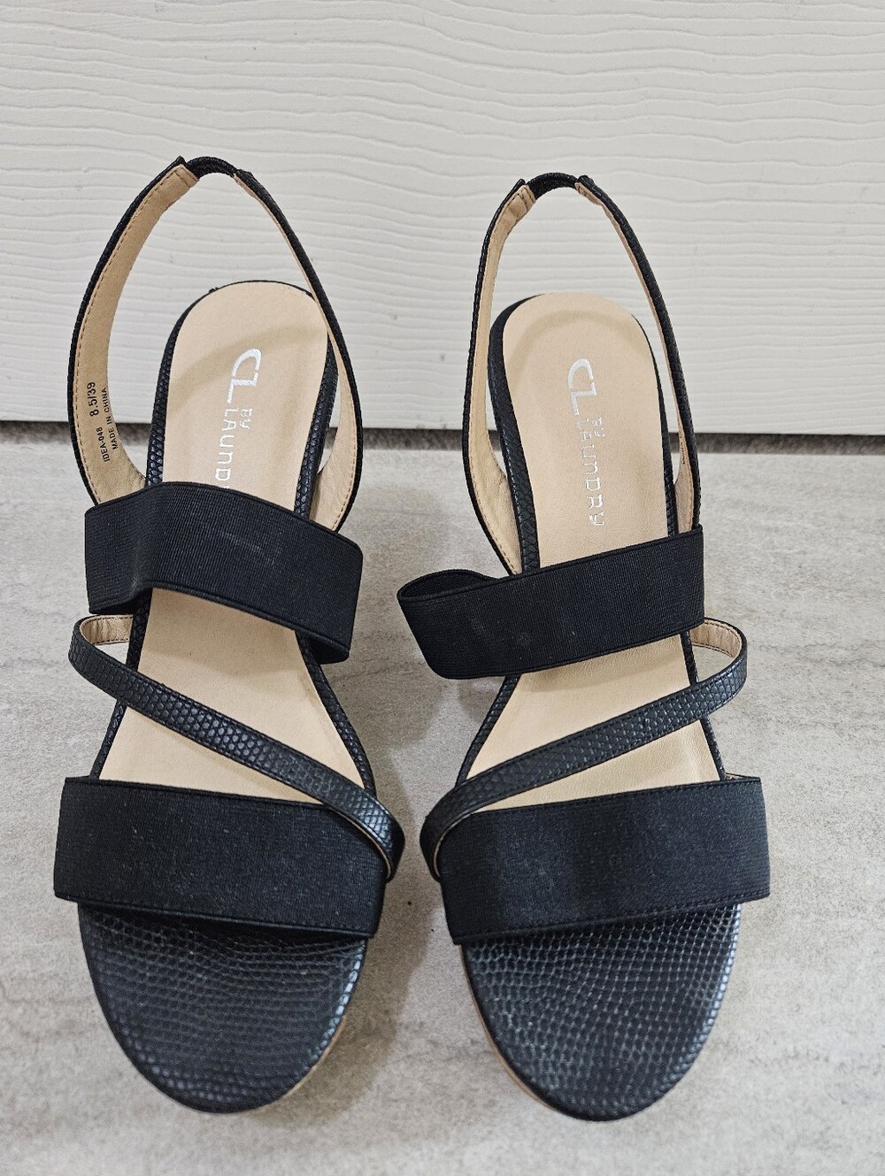 CL by Laundry Black Strappy Slingback Sandals with Textured Toe. Size8.5